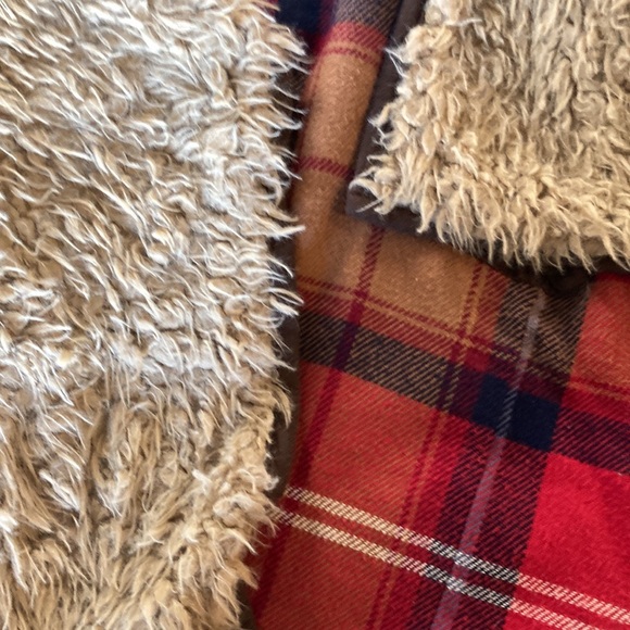 Furry Vest - Picture 3 of 4